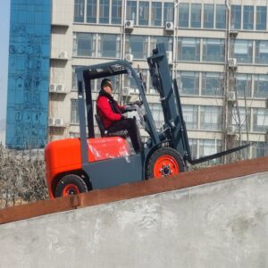 Empilhadeira 02